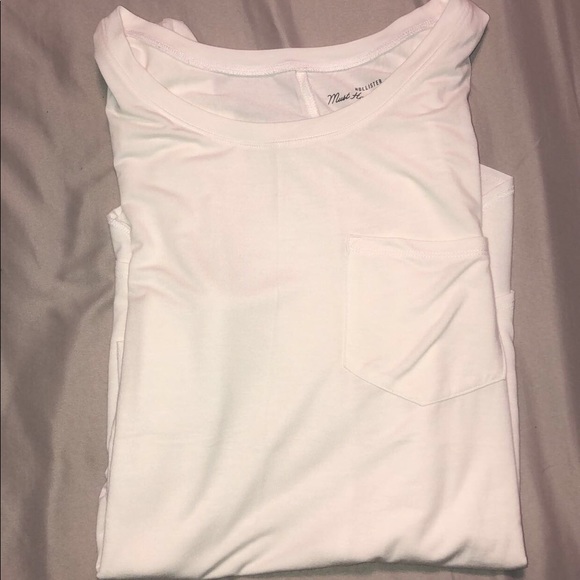 Hollister Tops - 🛍2/$15🛍Hollister Must Have Collection Hollister Tops - 🛍2/$15🛍Hollister Must Have Collection